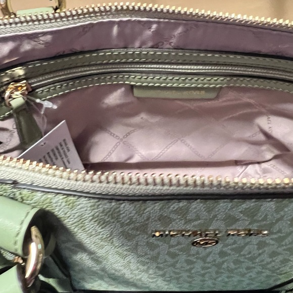 Michael Kors Sullivan Tote Sm Light Sage & Wallet - Picture 7 of 13
